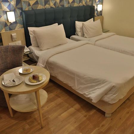 Sarovar Portico Naraina, Hotel Nowe Delhi Zewnętrze zdjęcie