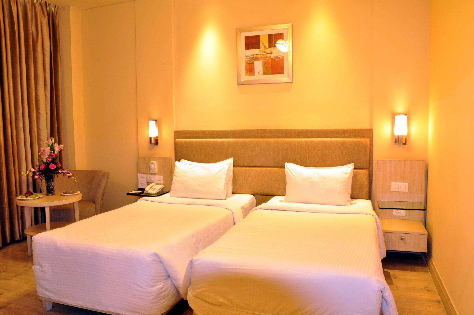 Sarovar Portico Naraina, Hotel Nowe Delhi Zewnętrze zdjęcie