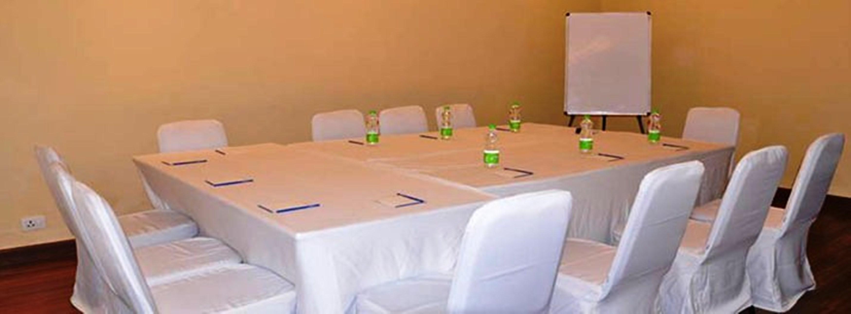 Sarovar Portico Naraina, Hotel Nowe Delhi Zewnętrze zdjęcie