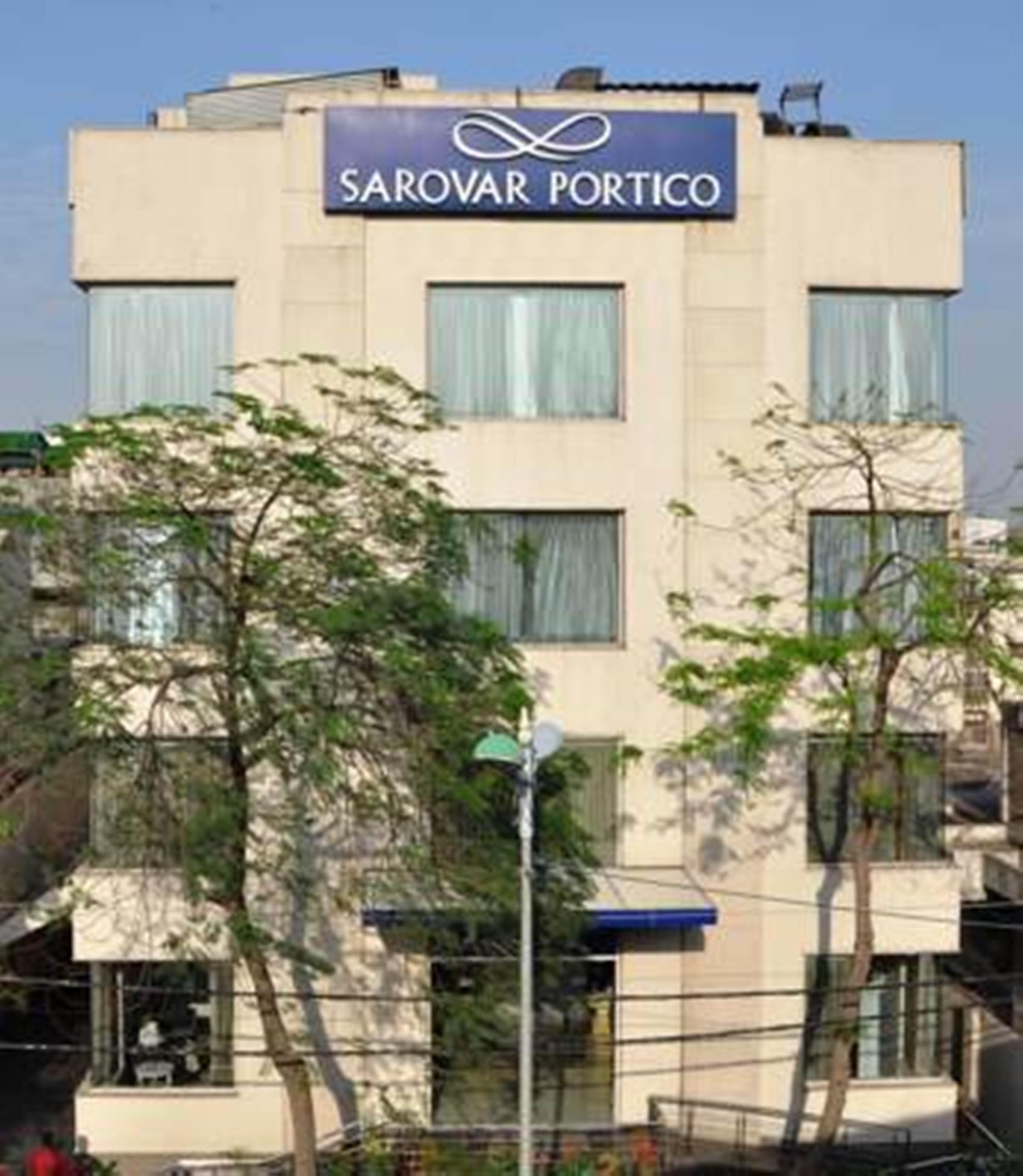 Sarovar Portico Naraina, Hotel Nowe Delhi Zewnętrze zdjęcie