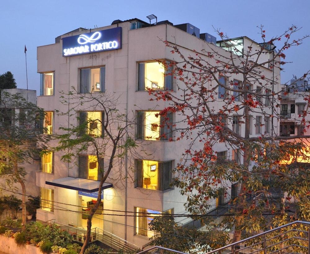 Sarovar Portico Naraina, Hotel Nowe Delhi Zewnętrze zdjęcie