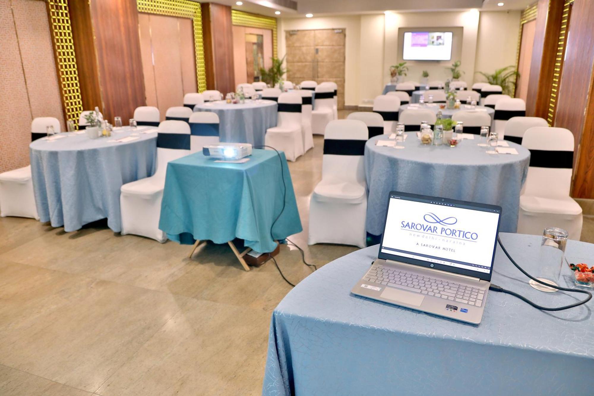 Sarovar Portico Naraina, Hotel Nowe Delhi Zewnętrze zdjęcie
