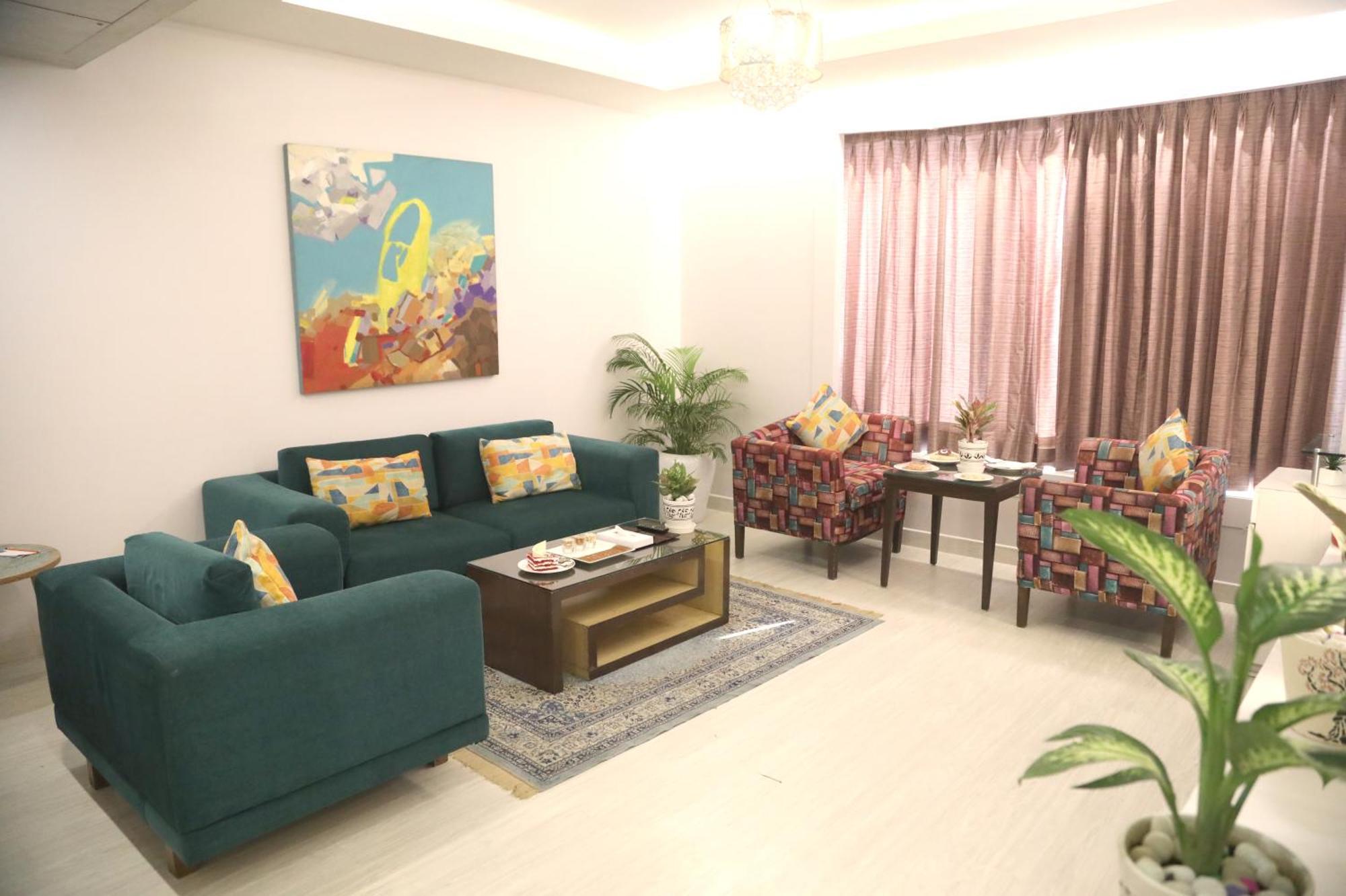 Sarovar Portico Naraina, Hotel Nowe Delhi Zewnętrze zdjęcie