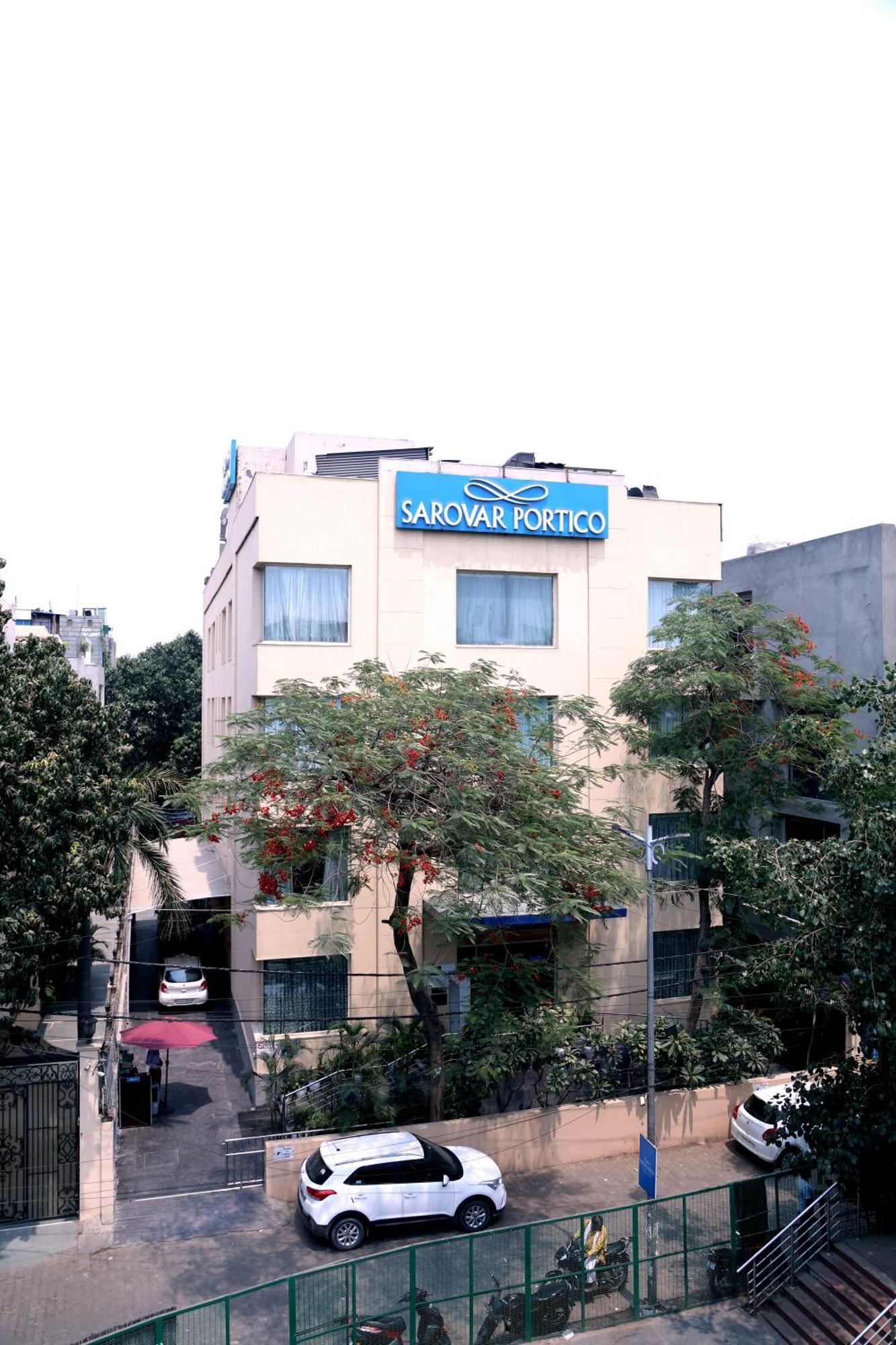 Sarovar Portico Naraina, Hotel Nowe Delhi Zewnętrze zdjęcie