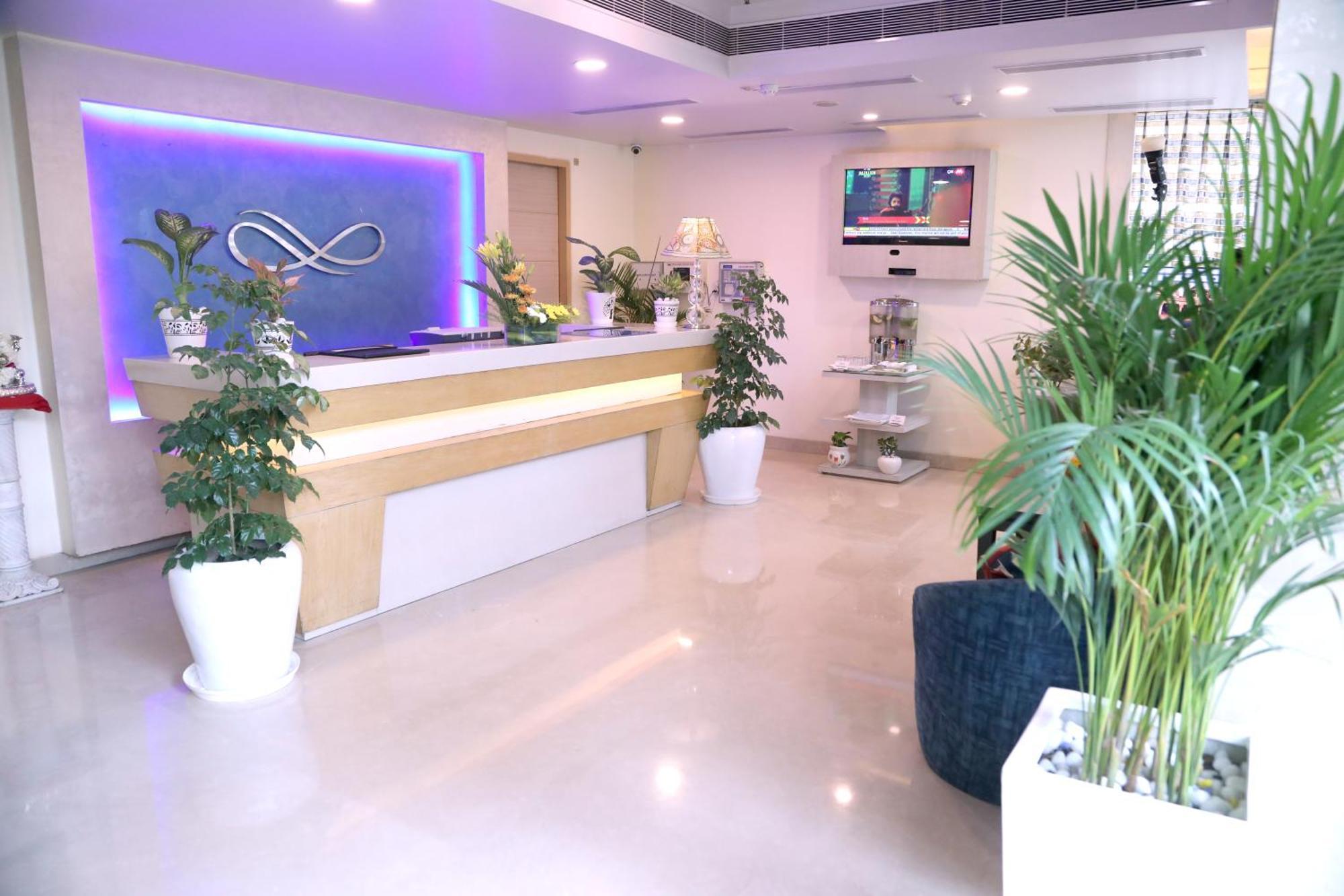 Sarovar Portico Naraina, Hotel Nowe Delhi Zewnętrze zdjęcie