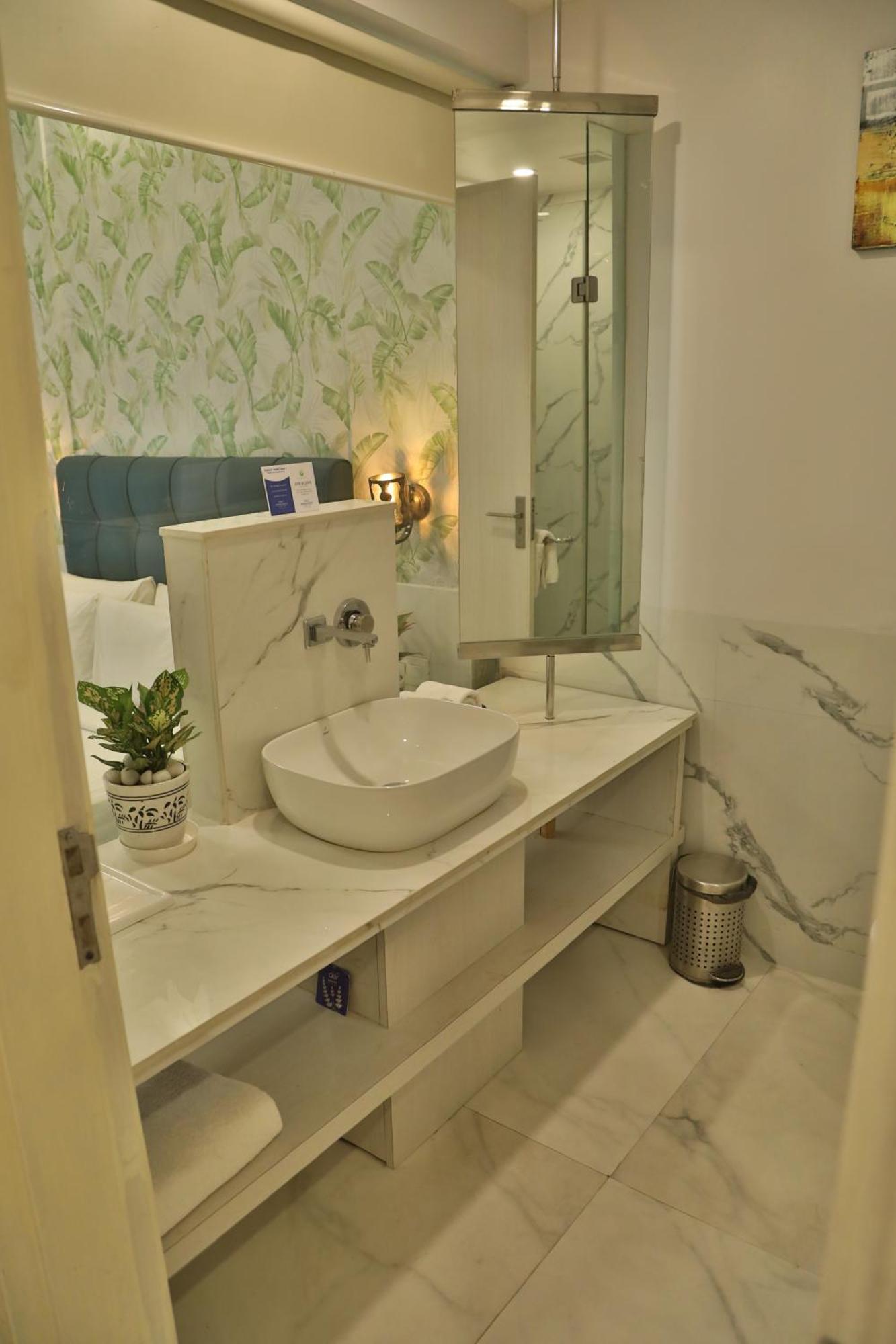 Sarovar Portico Naraina, Hotel Nowe Delhi Zewnętrze zdjęcie