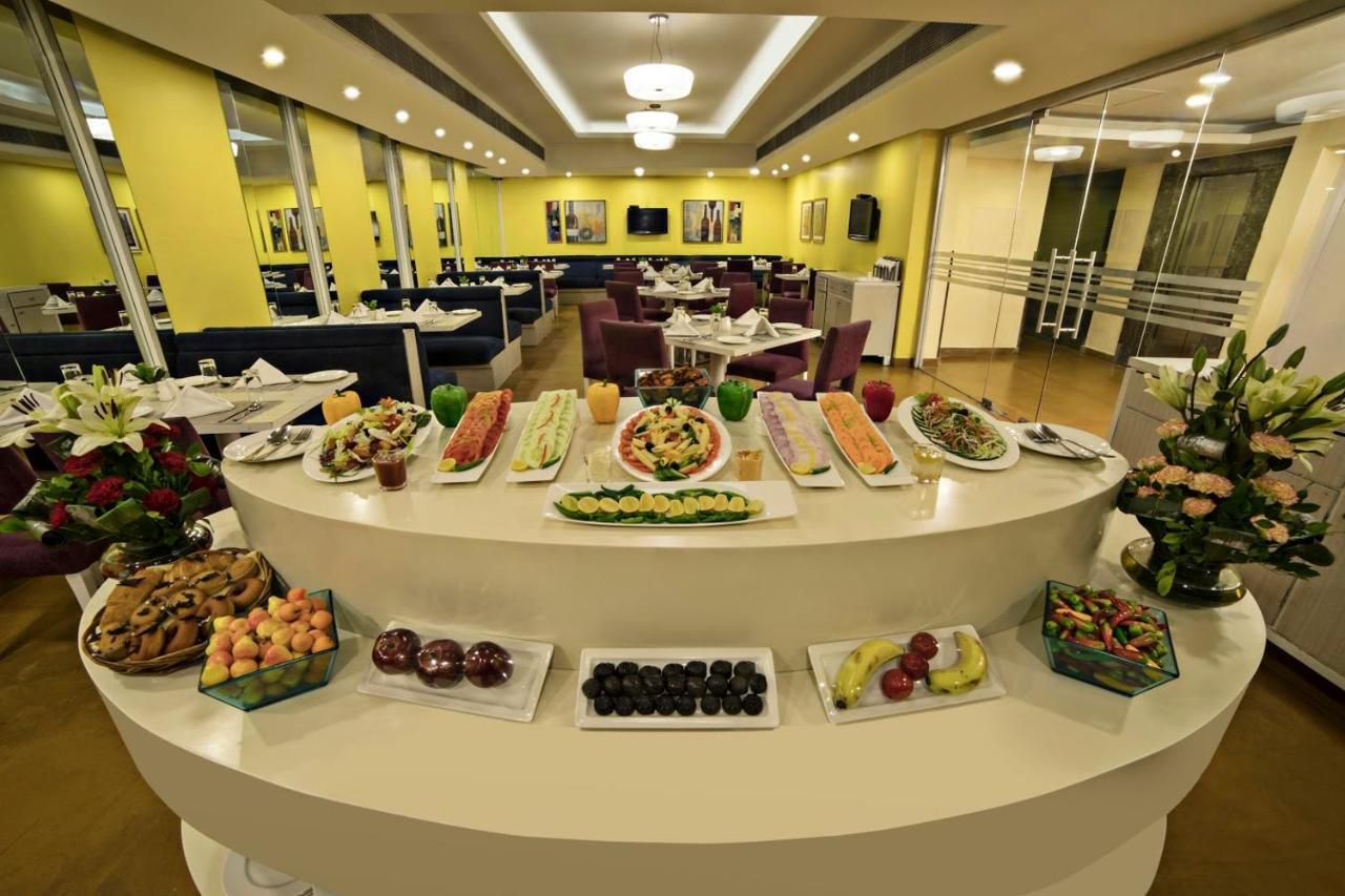 Sarovar Portico Naraina, Hotel Nowe Delhi Zewnętrze zdjęcie